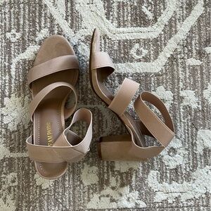 ❗️💲CLOSEOUT SALE: $5 💲❗️- Cream Strappy Heels in Good Used Condition